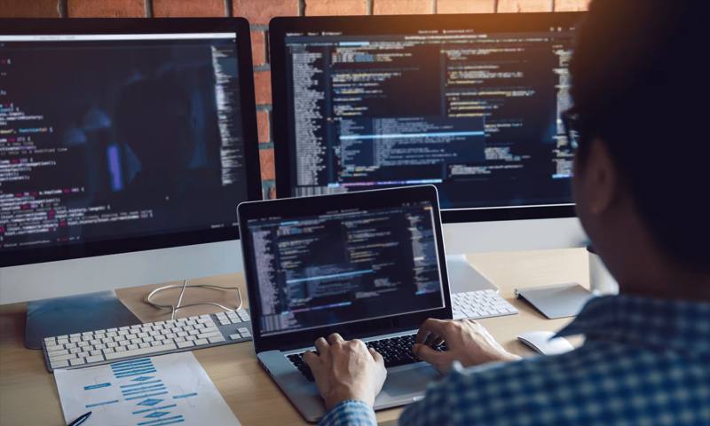 数据科学选型：R与Python如何赋能栾川县网站建设？